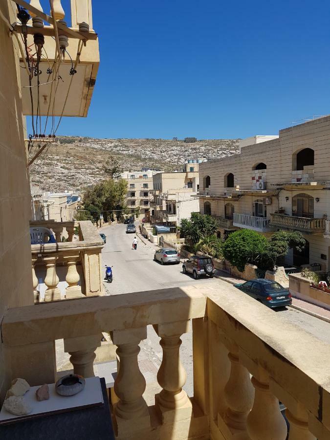 Palm Court Apartment Xlendi Exteriér fotografie